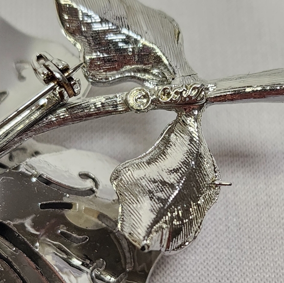 Vintage Signed Coro Silvertone Polished and Matte Tone Floral Brooch Pin - Picture 10 of 10